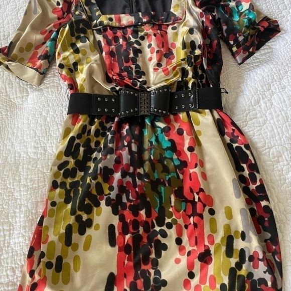 Jessica Simpson multicolor dress with belt in size 10. It is pre loved dress - Picture 4 of 8